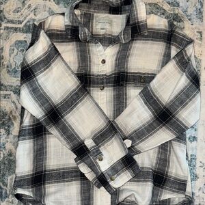 American Eagle Outfitters Black and White Casual Button Down Shirt